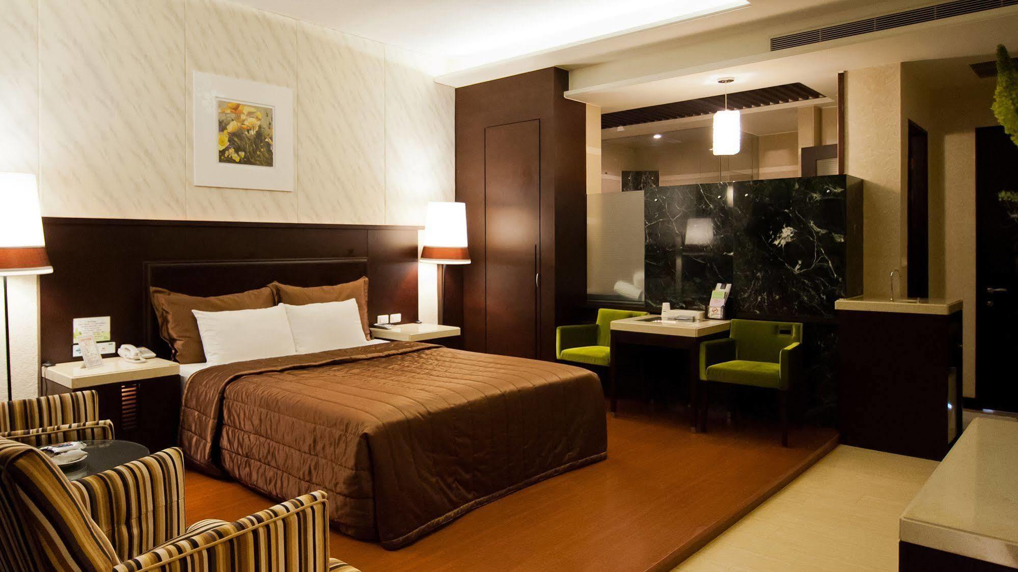 麗馨汽車旅館 Leesing Motel Kaohsiung Eksteriør bilde